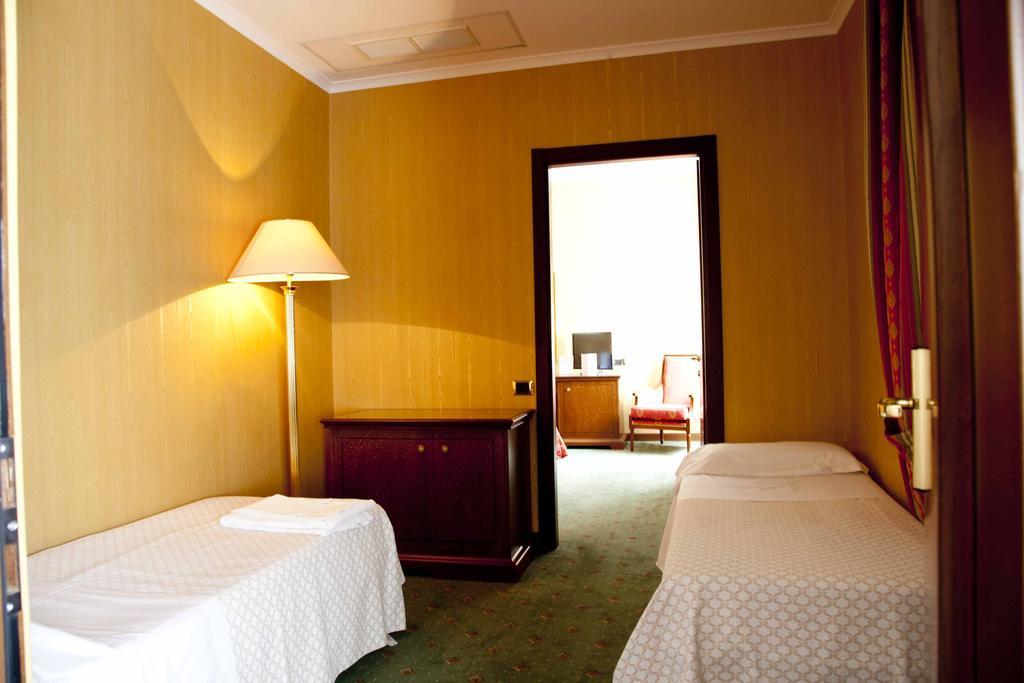 Hotel Jolly Castrovillari Kamer foto