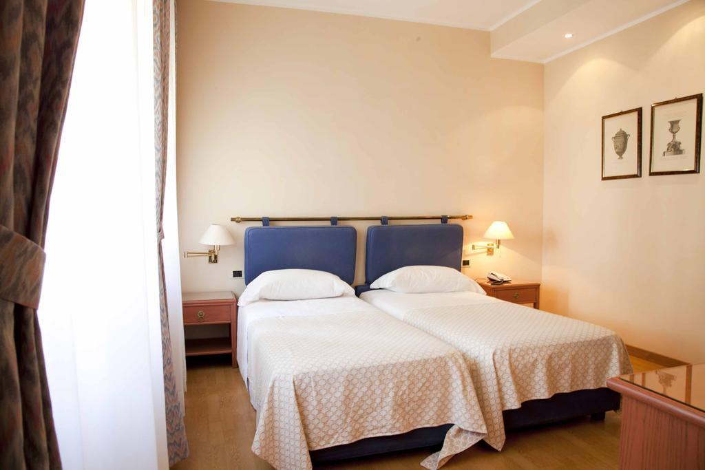 Hotel Jolly Castrovillari Kamer foto