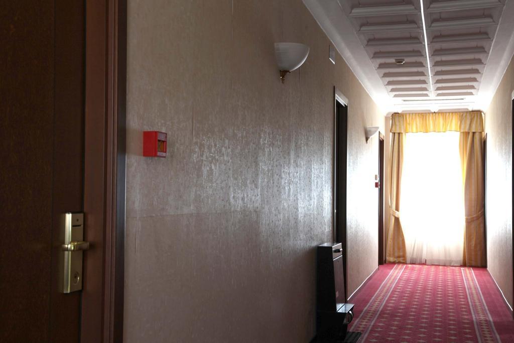 Hotel Jolly Castrovillari Buitenkant foto