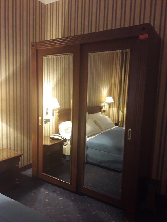 Hotel Jolly Castrovillari Buitenkant foto